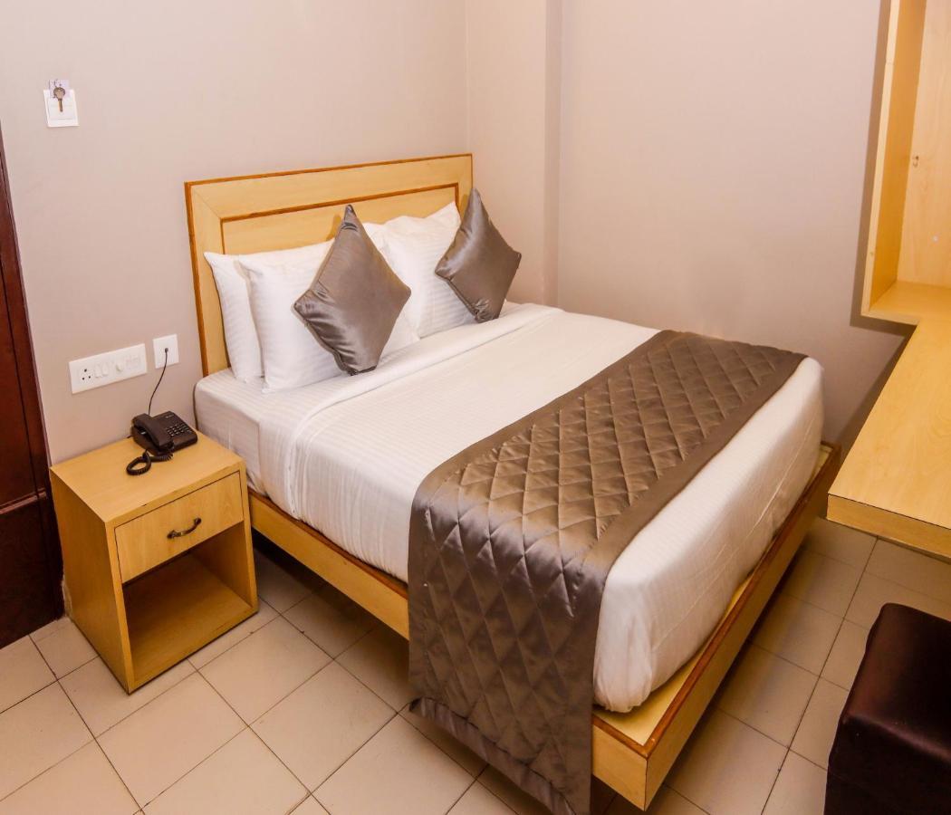 Hotel Vinayaga 티루푸르 외부 사진