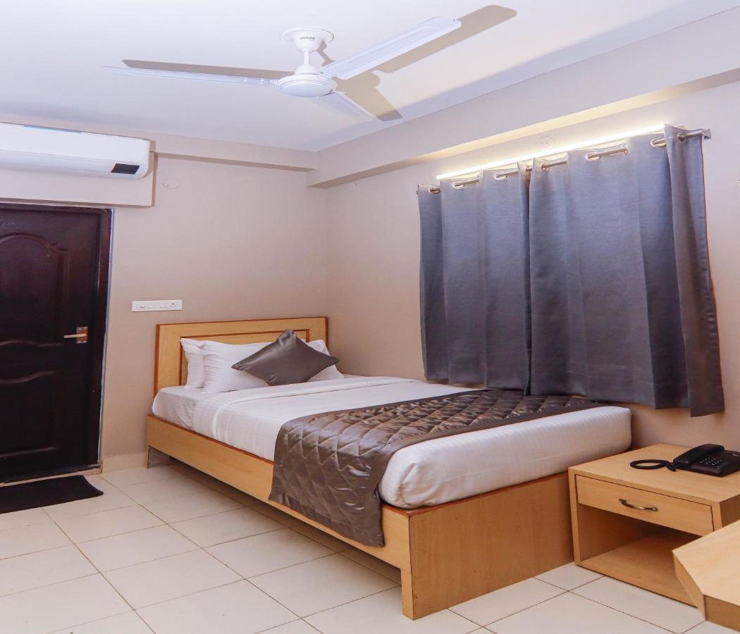 Hotel Vinayaga 티루푸르 외부 사진